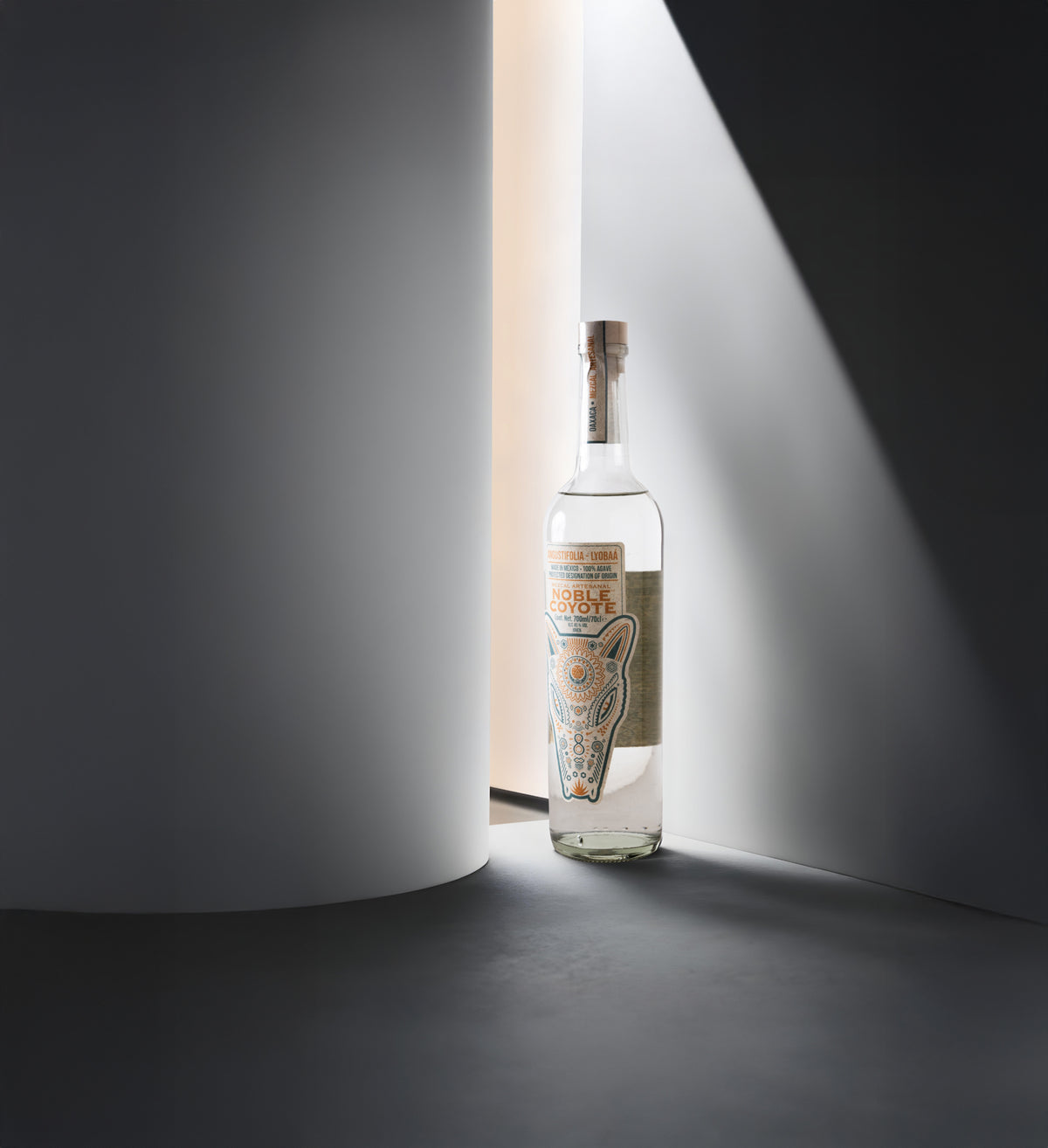 Mezcal Noble Coyote | Angust.-Lyobaá | 70cl  45% vol 45.0% 0.7L, Spirits